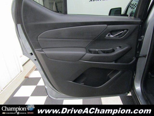 used 2023 Chevrolet Traverse car, priced at $27,057