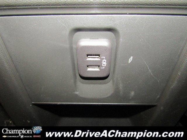 used 2023 Chevrolet Traverse car, priced at $27,057