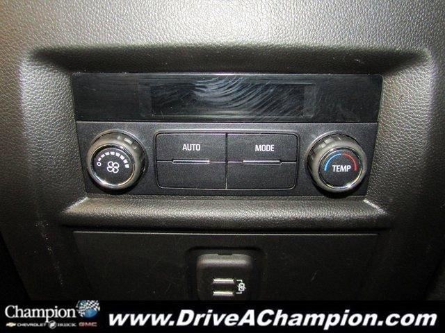 used 2022 Chevrolet Traverse car, priced at $17,672