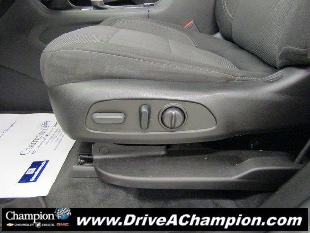 used 2022 Chevrolet Traverse car, priced at $17,784