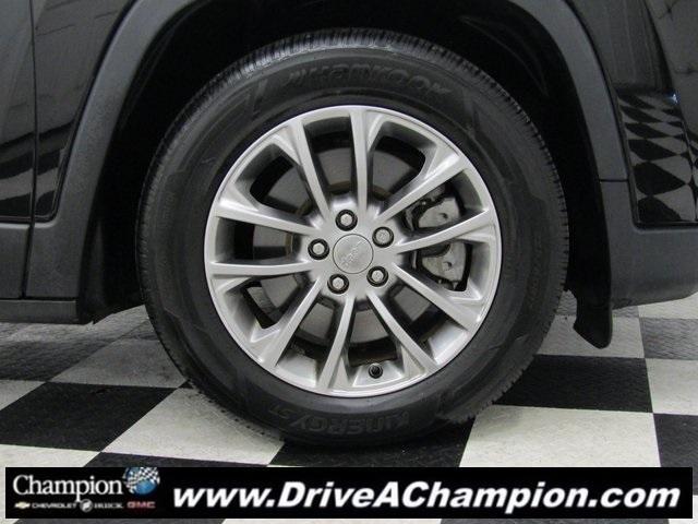 used 2019 Jeep Cherokee car, priced at $17,993