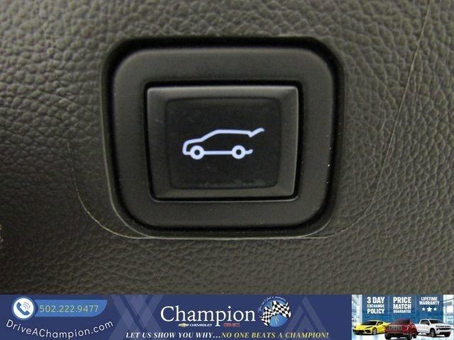 used 2023 Chevrolet Traverse car, priced at $36,913