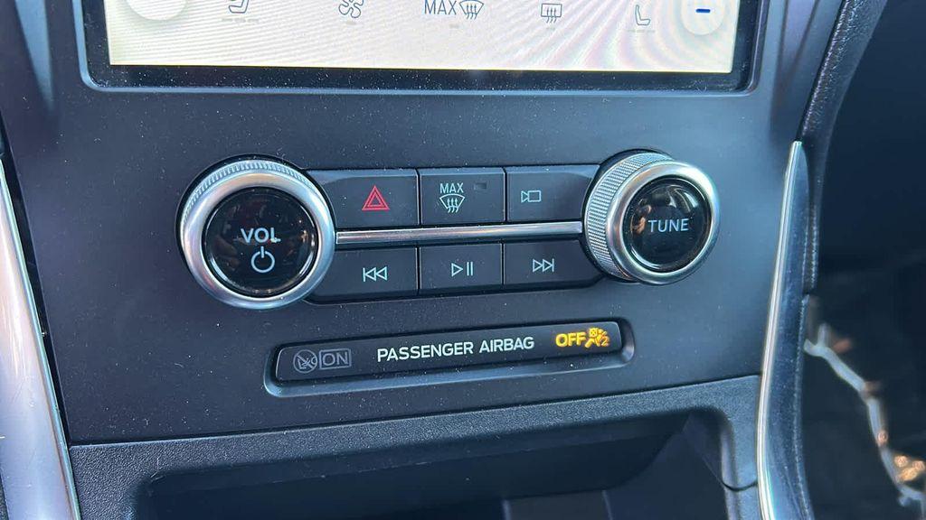 used 2024 Ford Edge car, priced at $22,999