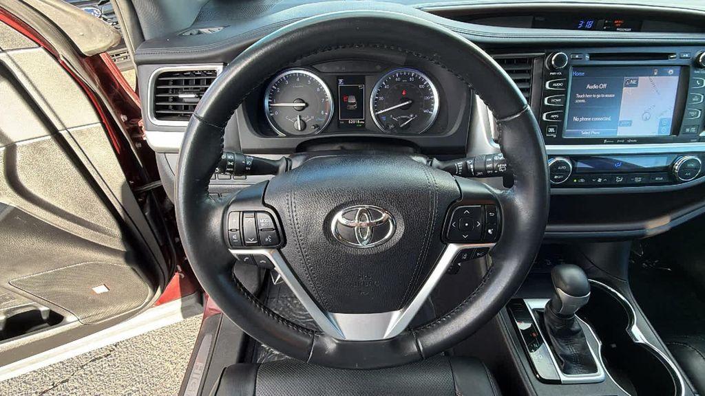 used 2019 Toyota Highlander car, priced at $26,698