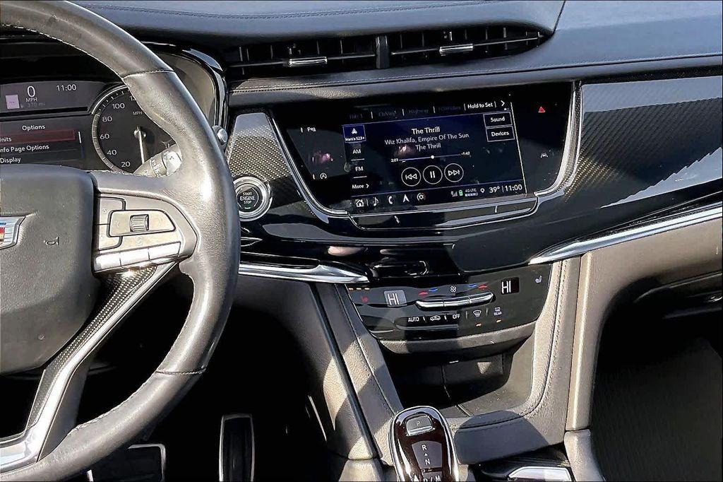 used 2022 Cadillac XT6 car, priced at $34,387