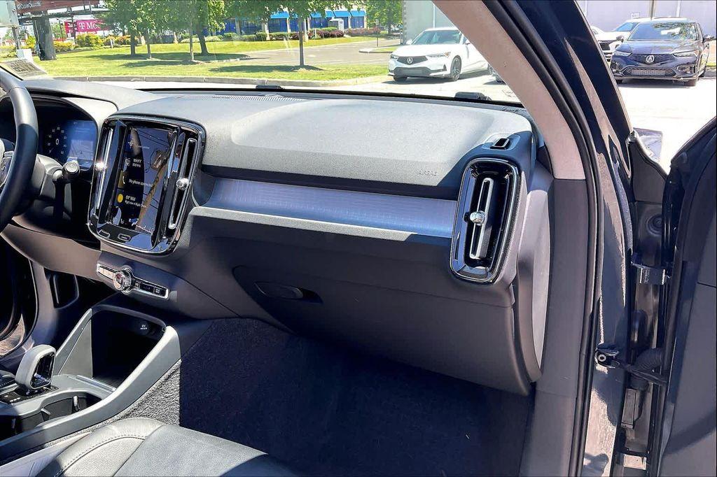 used 2022 Volvo XC40 car, priced at $27,386