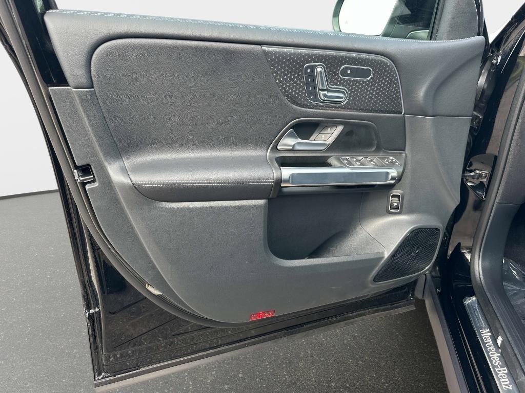 used 2025 Mercedes-Benz GLB 250 car