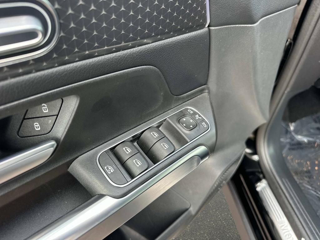 used 2025 Mercedes-Benz GLB 250 car