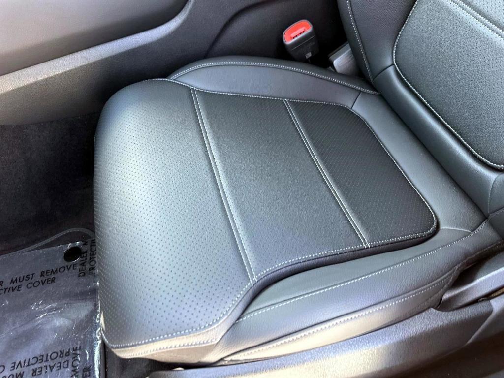 new 2025 Mercedes-Benz GLC 350e car, priced at $63,650