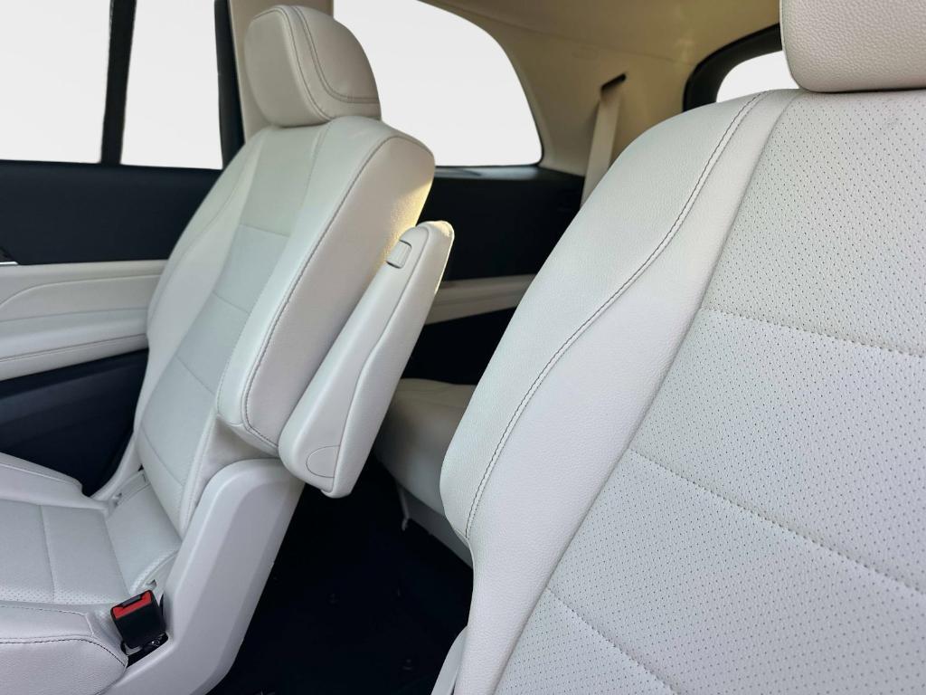 new 2026 Mercedes-Benz GLS 450 car, priced at $99,435