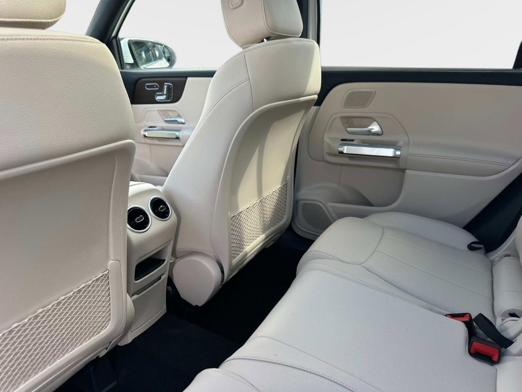 new 2025 Mercedes-Benz GLB 250 car, priced at $49,460