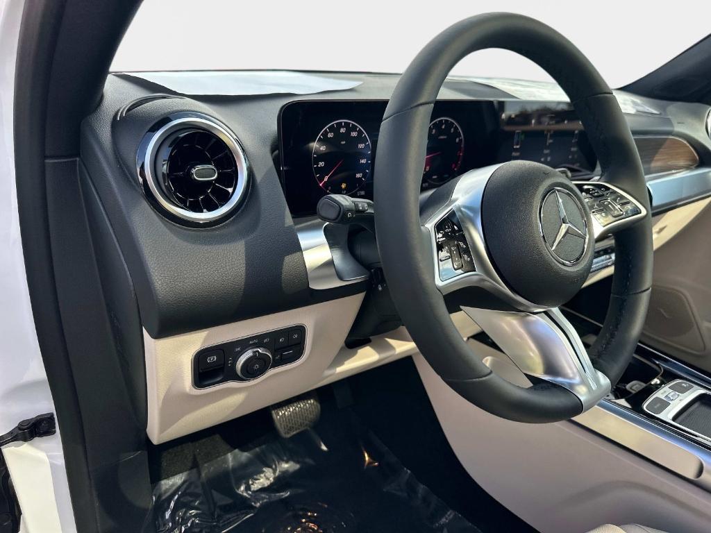 new 2025 Mercedes-Benz GLB 250 car, priced at $49,460