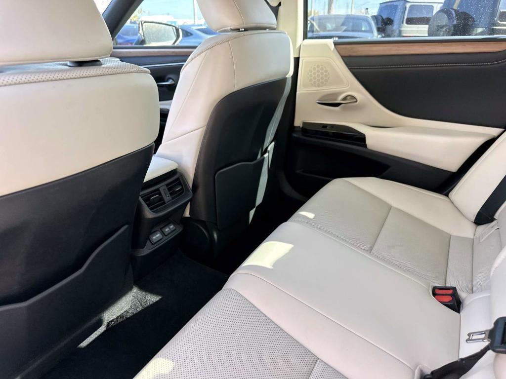 used 2023 Lexus ES 350 car, priced at $35,562