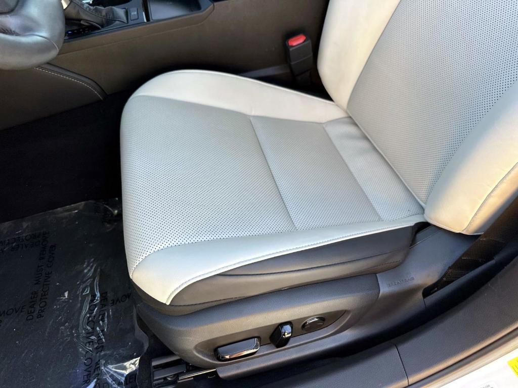 used 2023 Lexus ES 350 car, priced at $35,562