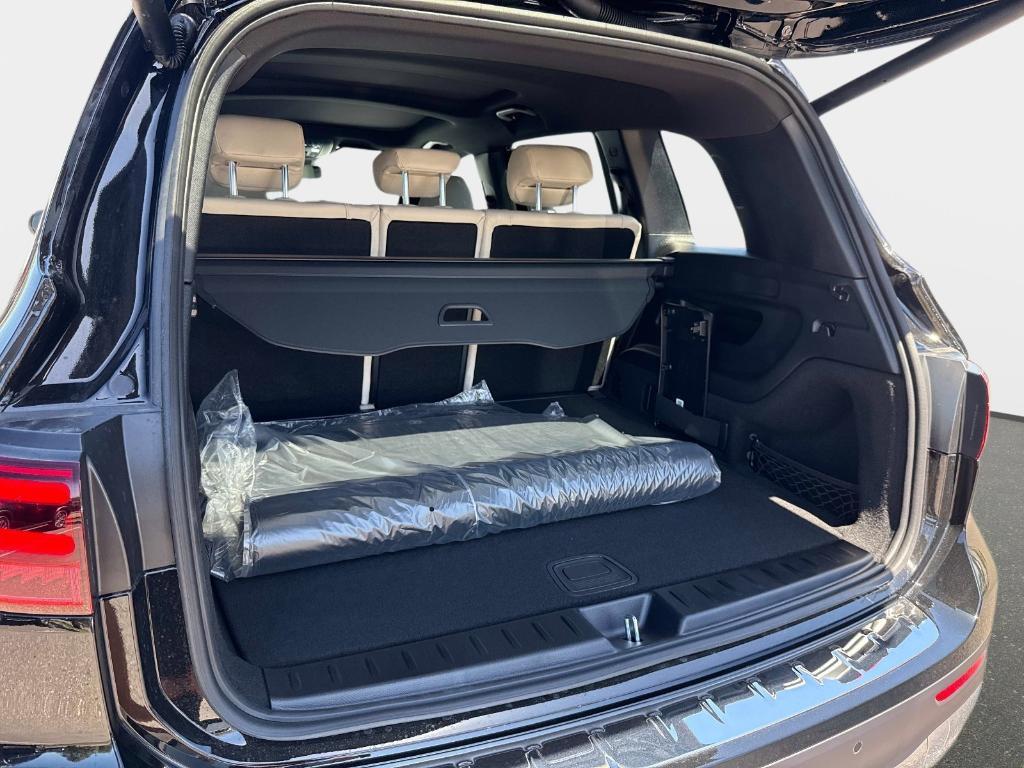new 2026 Mercedes-Benz GLB 250 car, priced at $53,853
