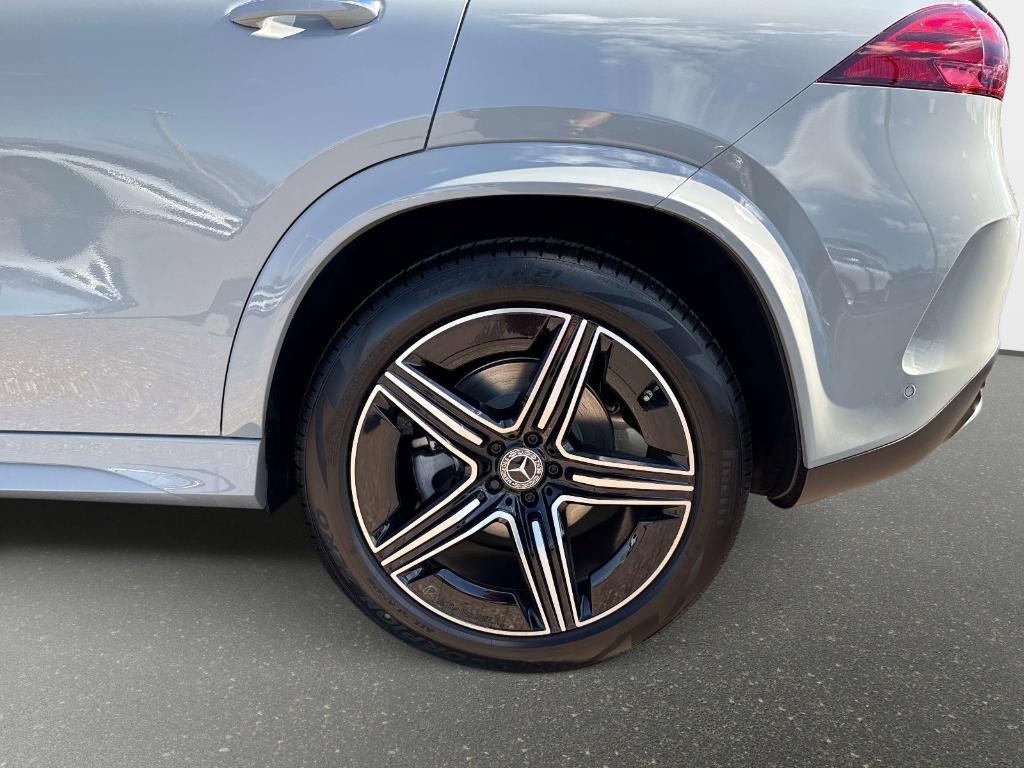 new 2026 Mercedes-Benz GLE 580 car, priced at $104,305