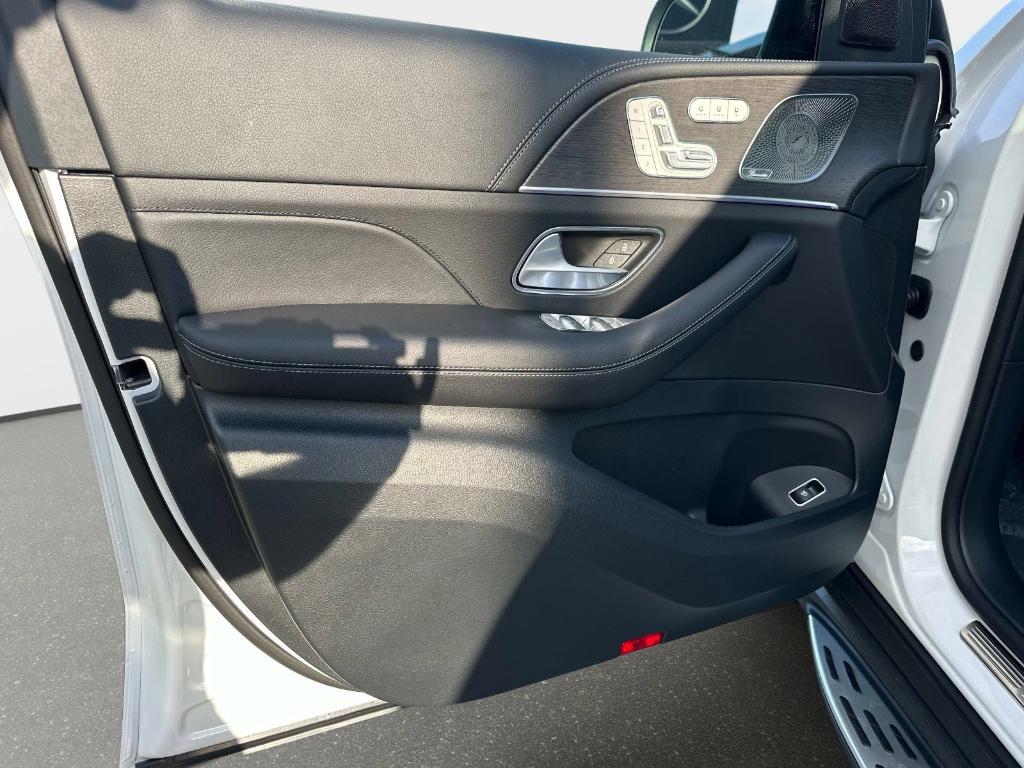 new 2026 Mercedes-Benz GLE 450 car, priced at $90,065