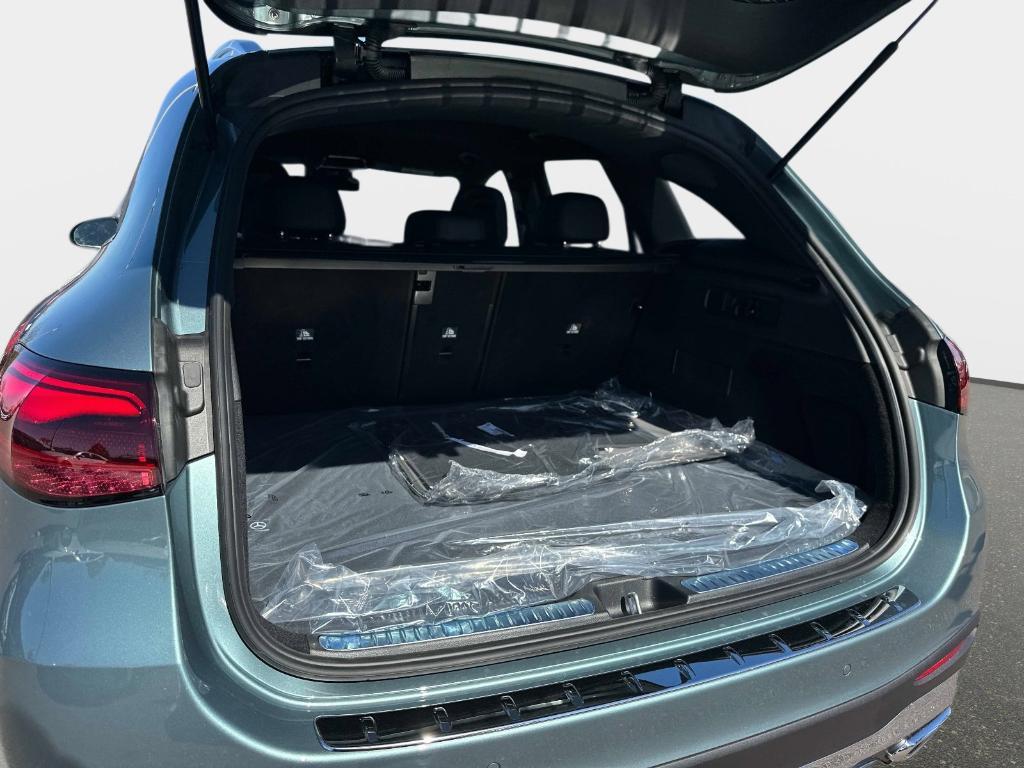 new 2026 Mercedes-Benz GLC 300 car, priced at $59,820