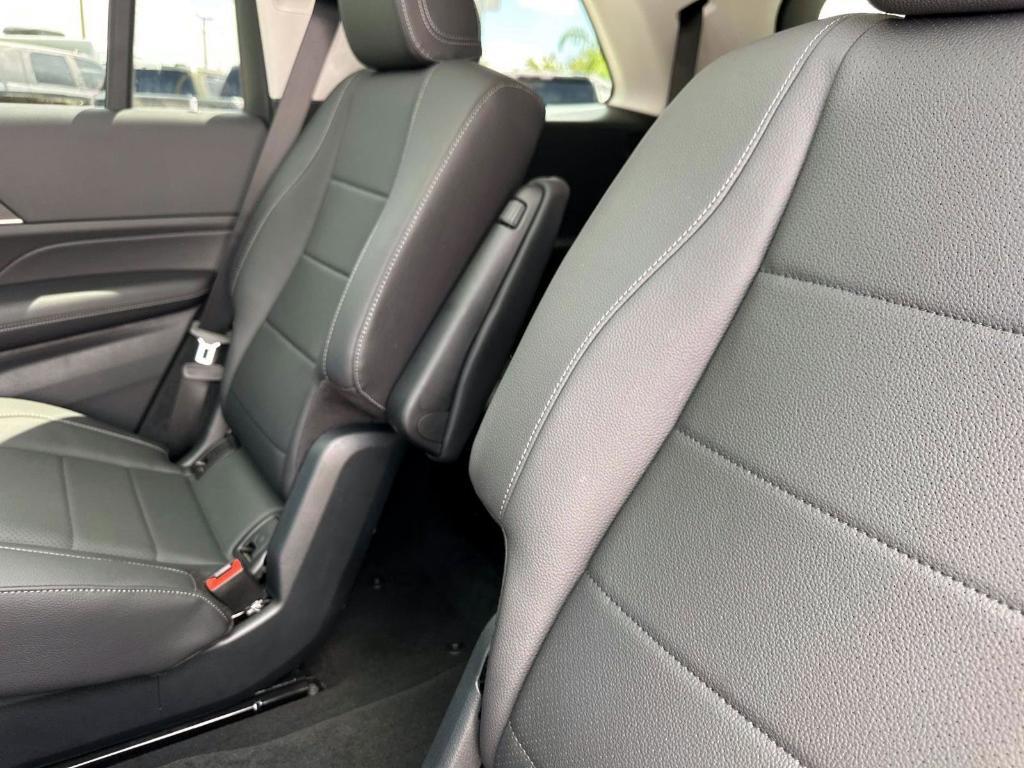 new 2026 Mercedes-Benz GLS 450 car, priced at $96,265