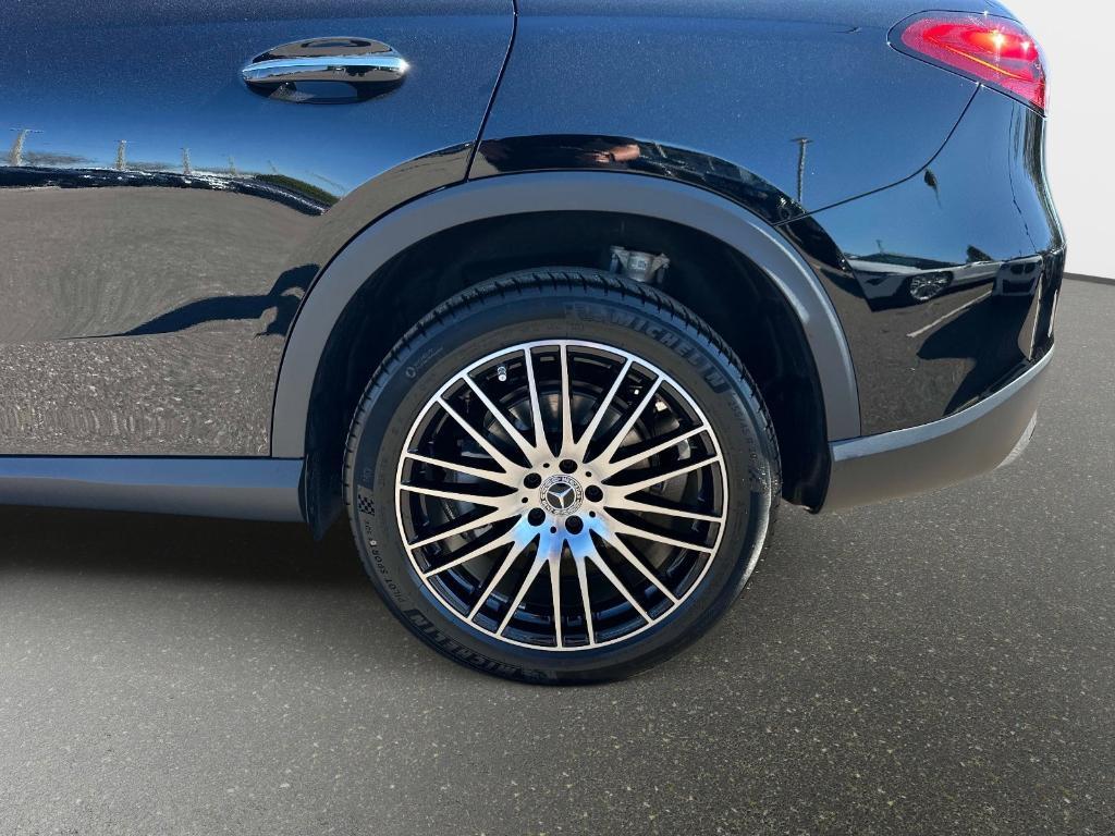 new 2026 Mercedes-Benz GLC 300 car, priced at $57,290