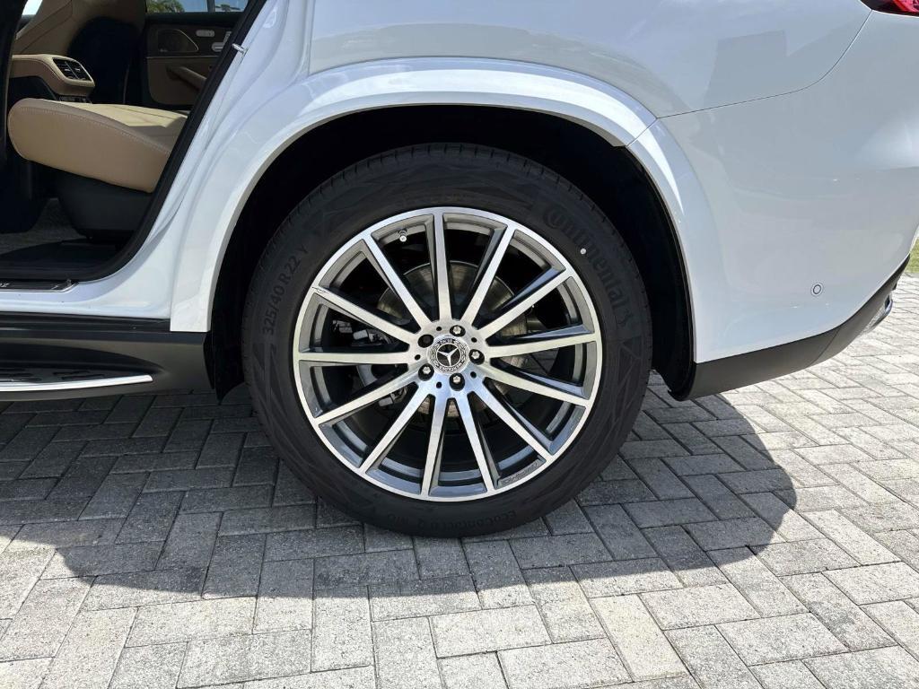 new 2026 Mercedes-Benz GLS 580 car, priced at $123,778