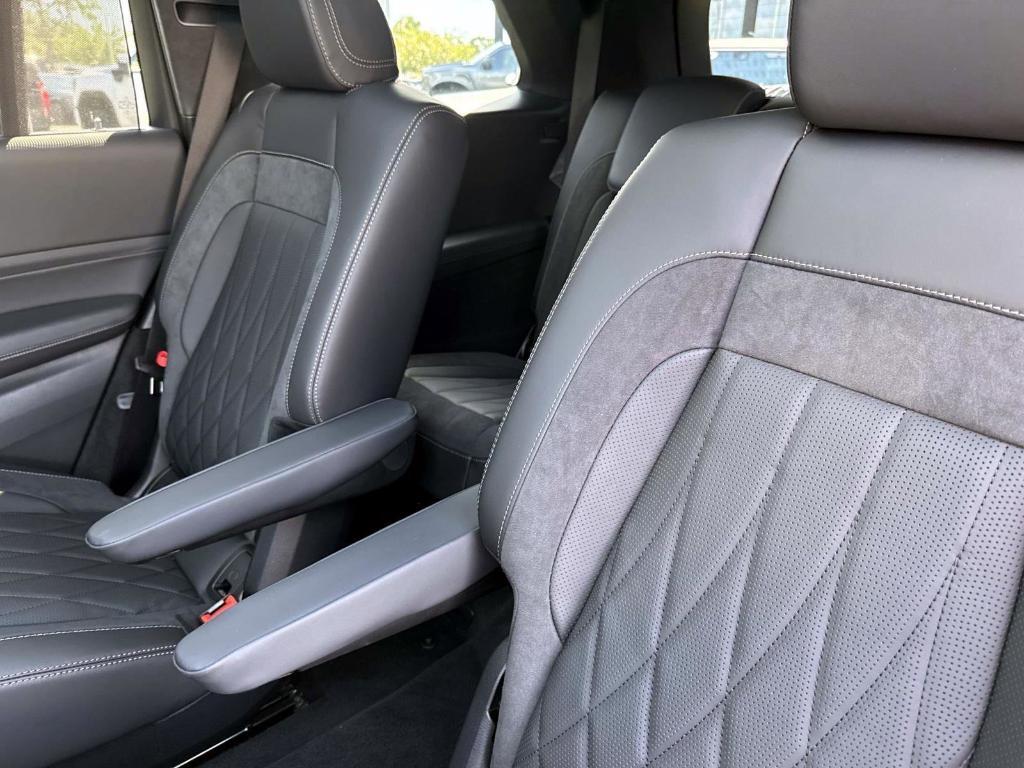 new 2026 Mercedes-Benz AMG GLS 63 car, priced at $164,793