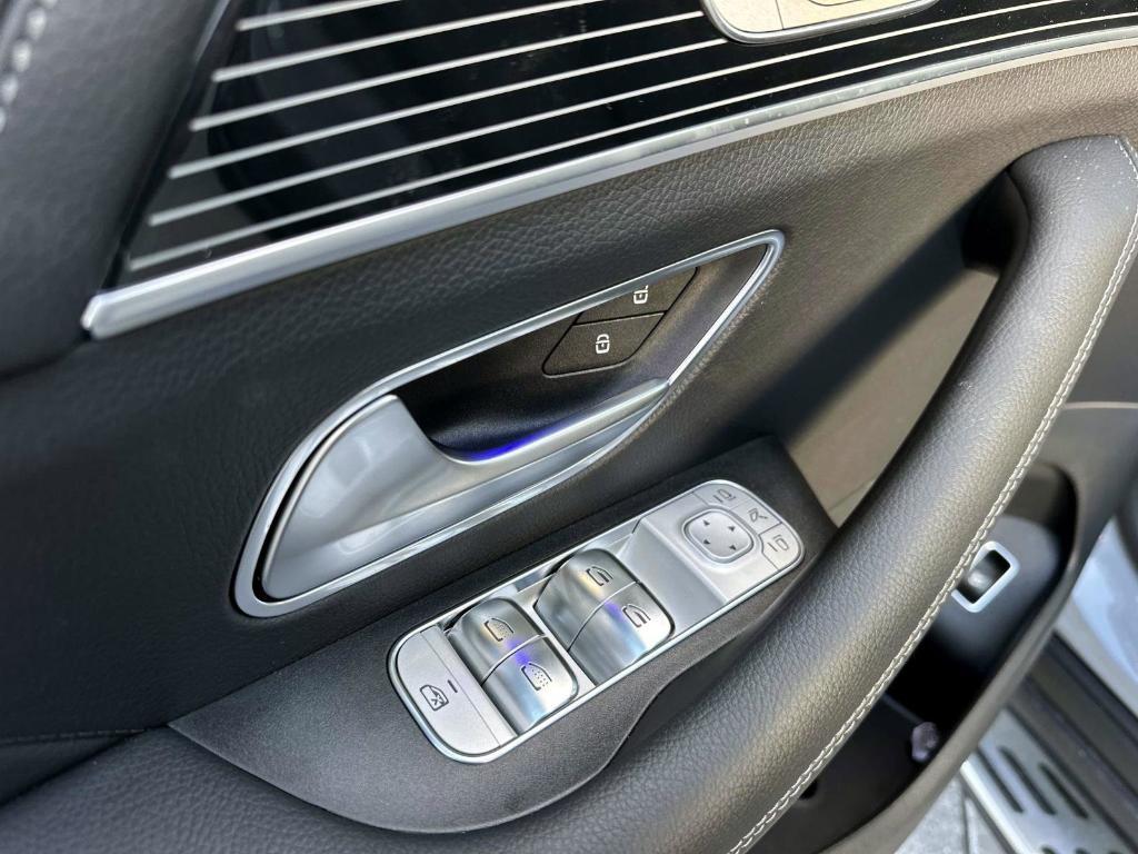 new 2026 Mercedes-Benz GLS 580 car, priced at $125,380