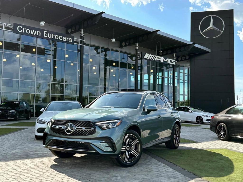 new 2025 Mercedes-Benz GLC 350e car, priced at $70,260