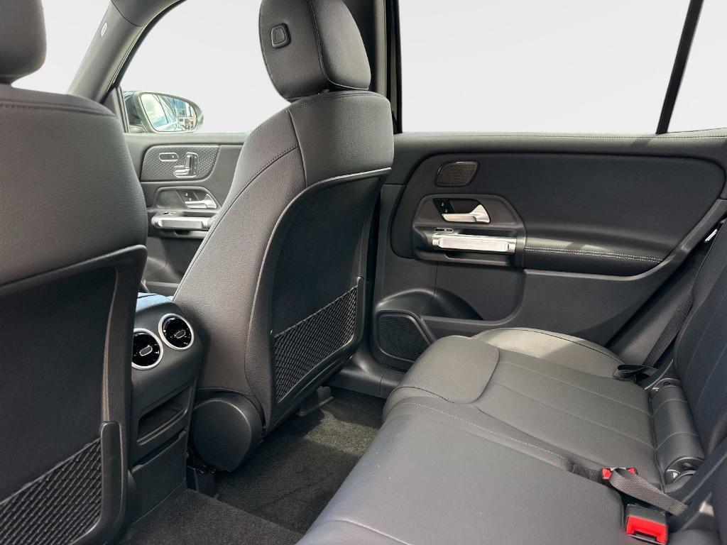 new 2025 Mercedes-Benz GLB 250 car, priced at $49,135