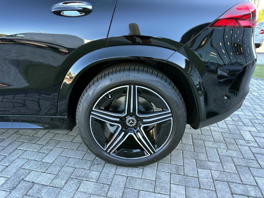 new 2025 Mercedes-Benz GLE 450 car, priced at $79,235