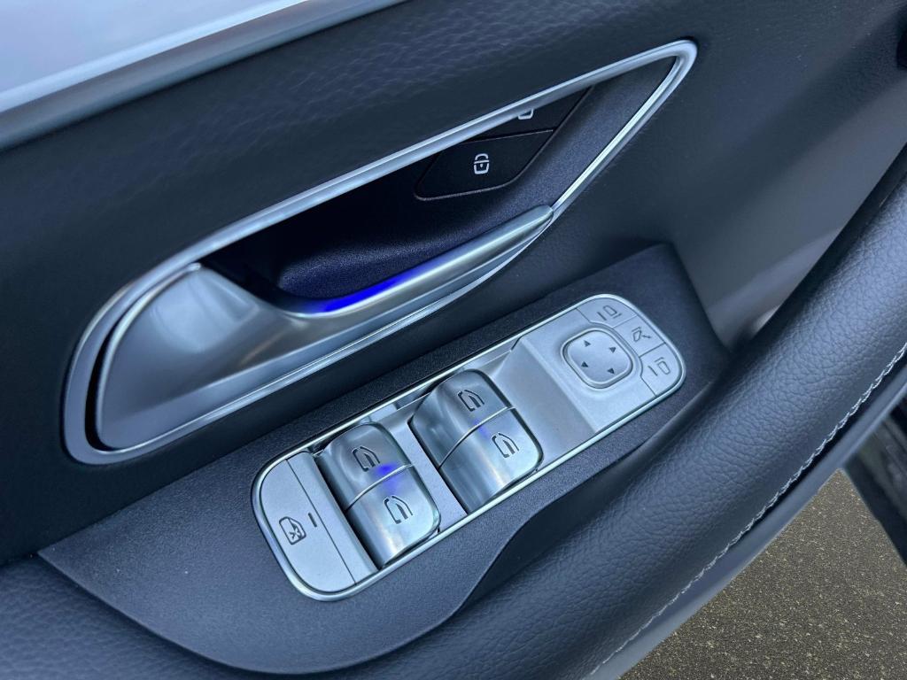 new 2025 Mercedes-Benz GLE 450 car, priced at $79,235