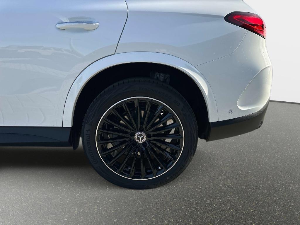 new 2026 Mercedes-Benz GLC 300 car, priced at $59,900