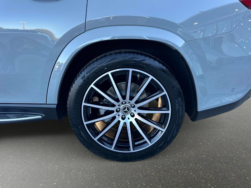 new 2026 Mercedes-Benz GLS 580 car, priced at $124,760