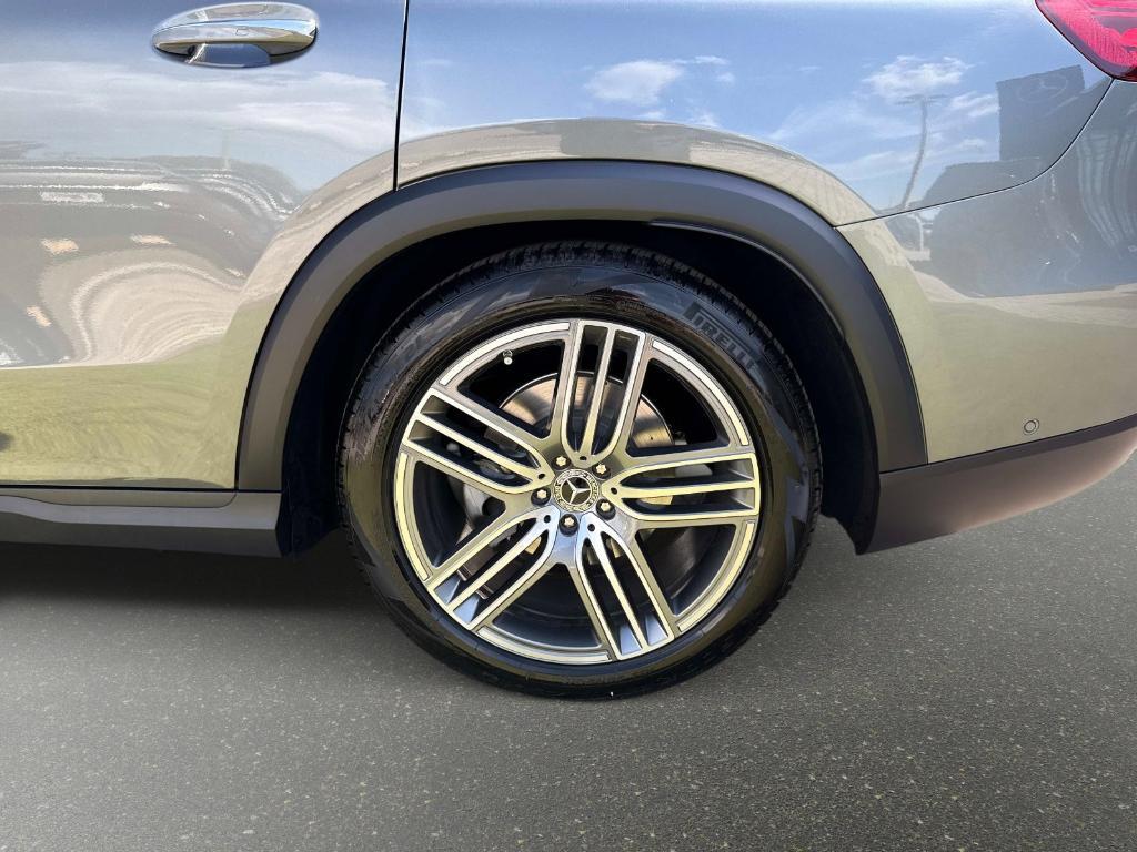 new 2026 Mercedes-Benz GLS 450 car, priced at $100,383