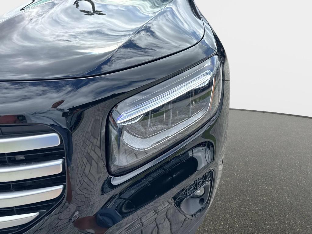 new 2025 Mercedes-Benz GLB 250 car, priced at $49,595