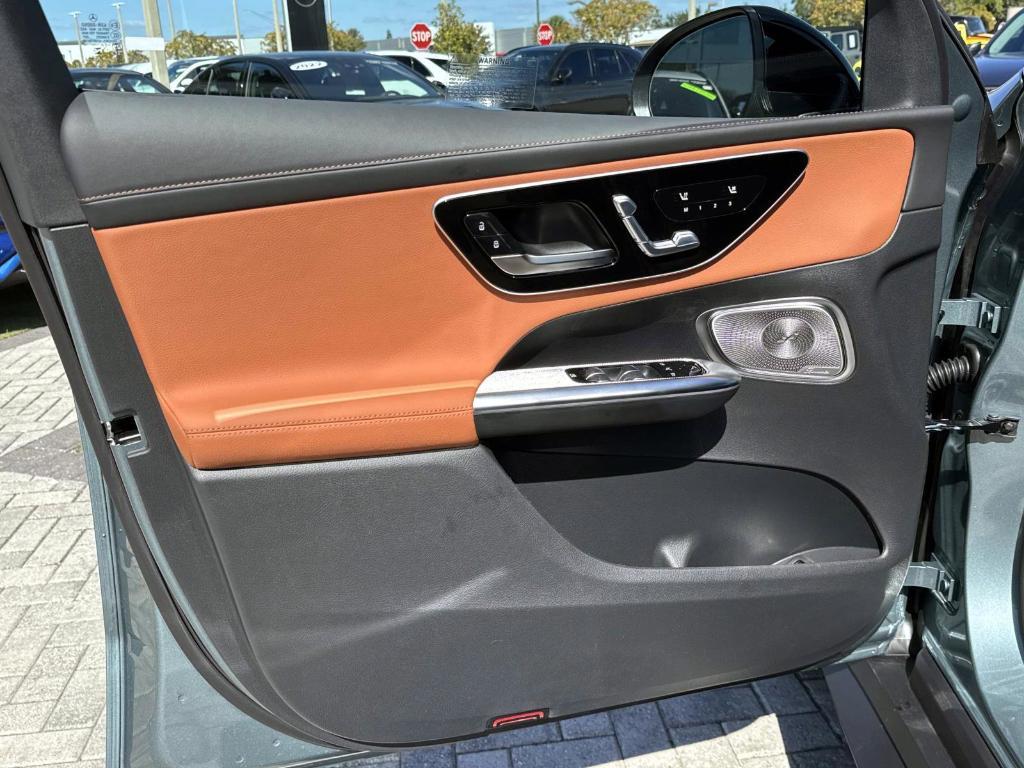 new 2026 Mercedes-Benz GLC 300 car, priced at $61,685