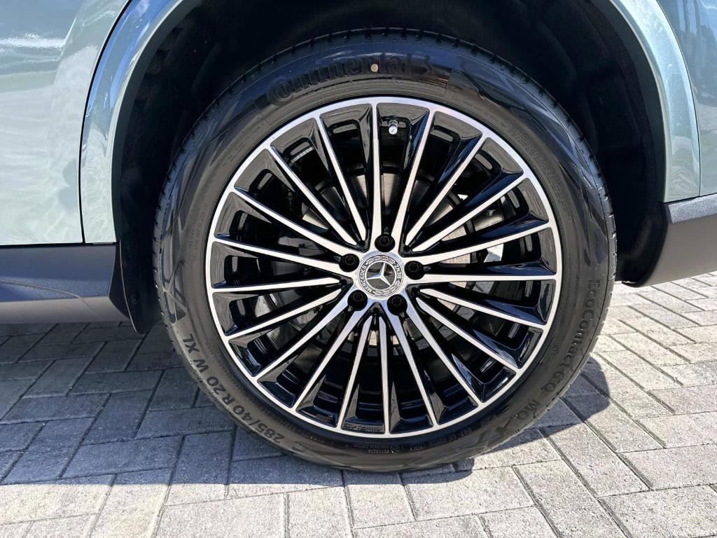 new 2026 Mercedes-Benz GLC 300 car, priced at $61,685