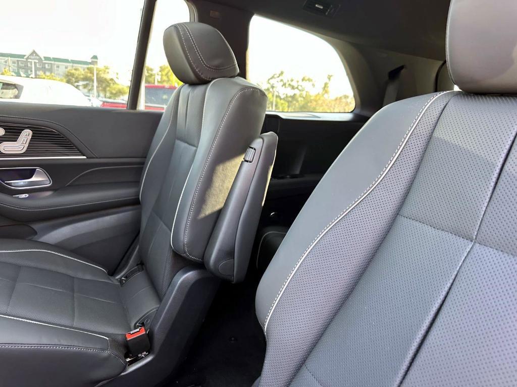 new 2026 Mercedes-Benz GLS 450 car, priced at $106,295