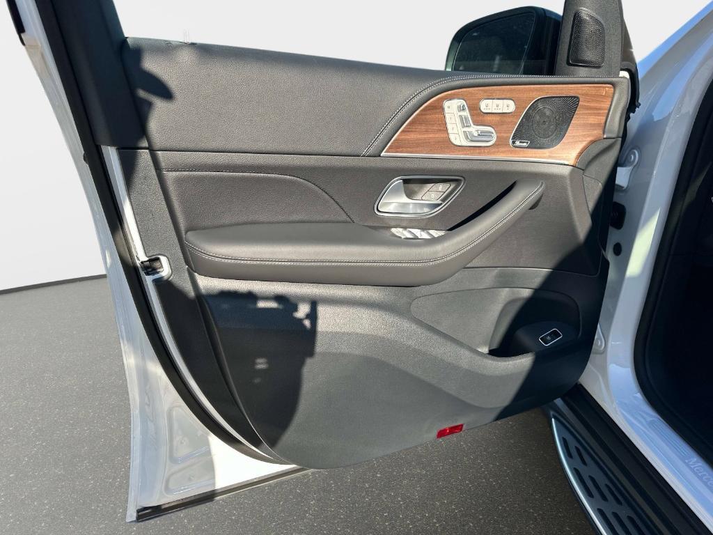 new 2026 Mercedes-Benz GLE 450 car, priced at $85,840
