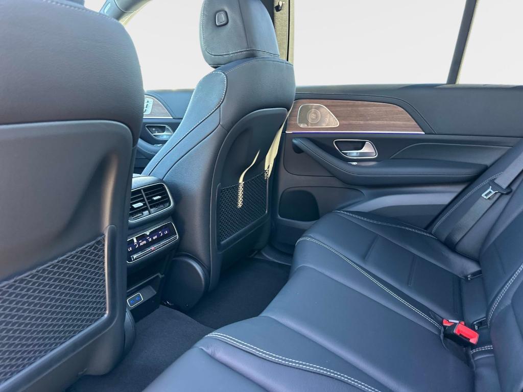 new 2026 Mercedes-Benz GLE 450 car, priced at $85,840