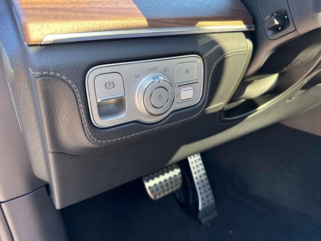 new 2026 Mercedes-Benz GLE 450 car, priced at $85,840