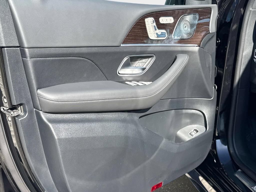 new 2026 Mercedes-Benz GLE 450 car, priced at $86,288