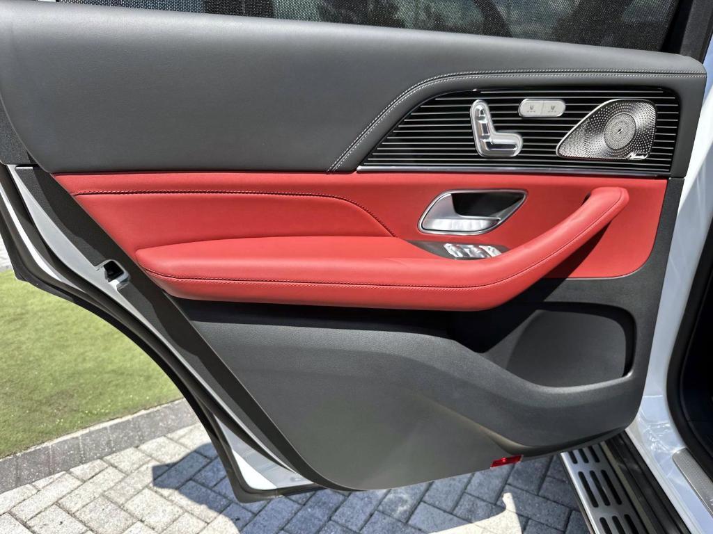 new 2026 Mercedes-Benz GLS 580 car, priced at $139,550