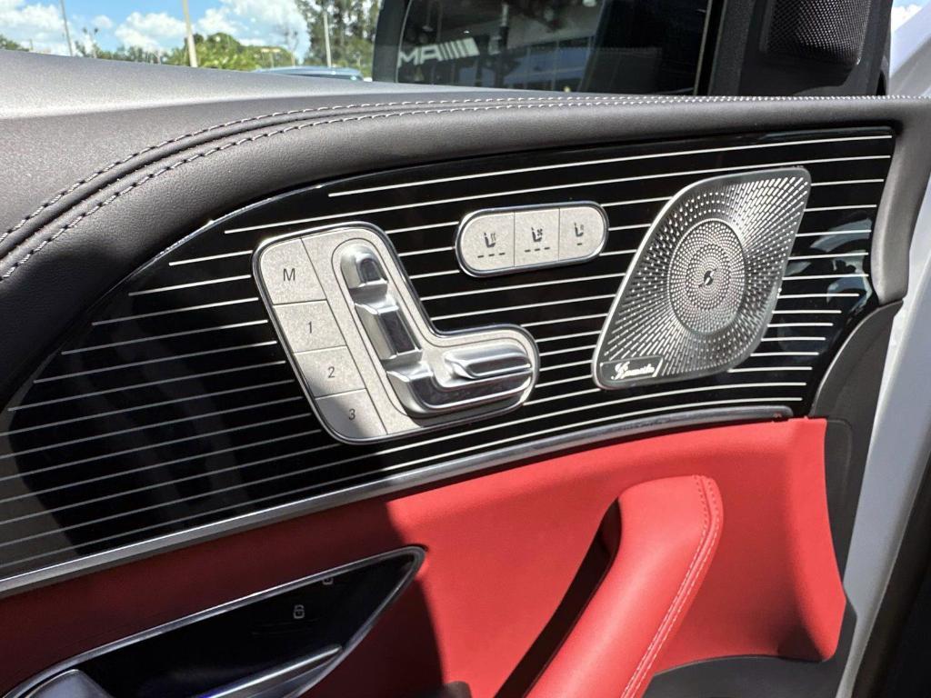 new 2026 Mercedes-Benz GLS 580 car, priced at $139,550