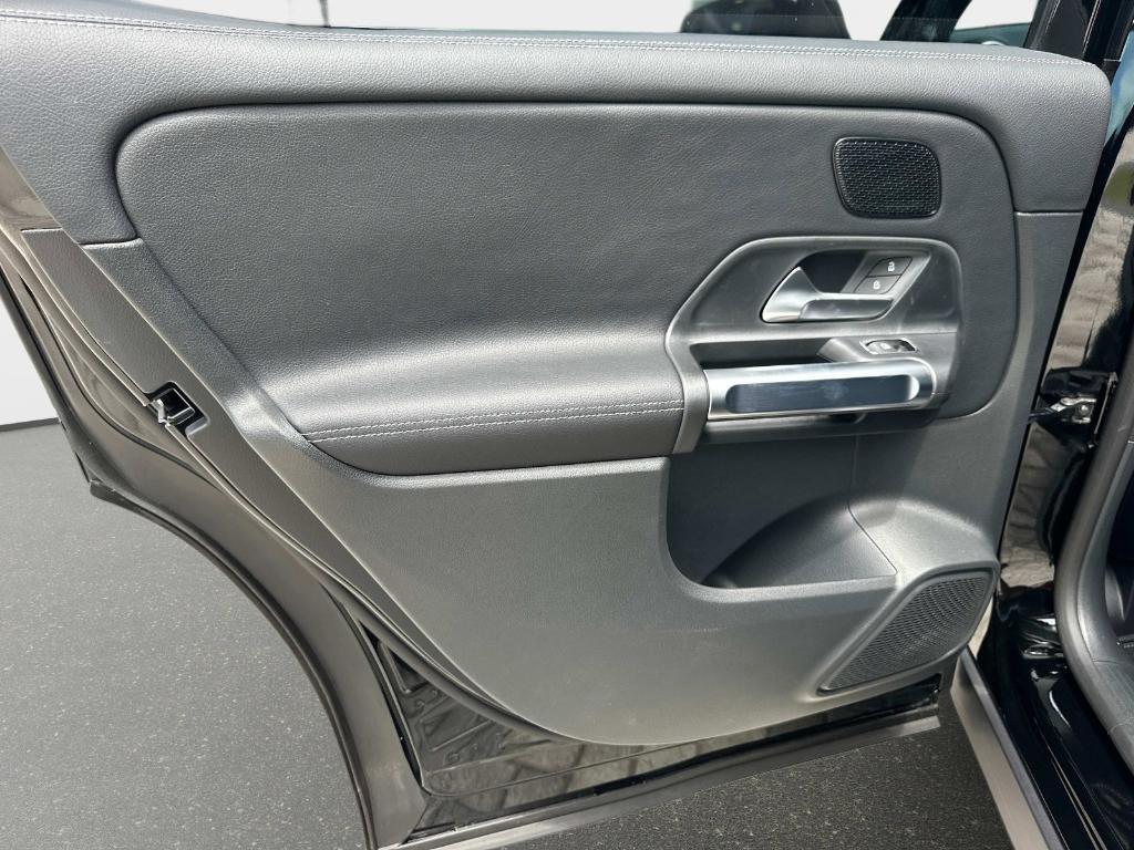 new 2025 Mercedes-Benz GLB 250 car, priced at $49,135