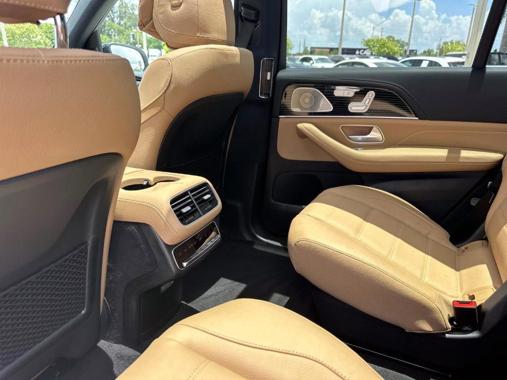 new 2025 Mercedes-Benz GLS 580 car, priced at $122,265