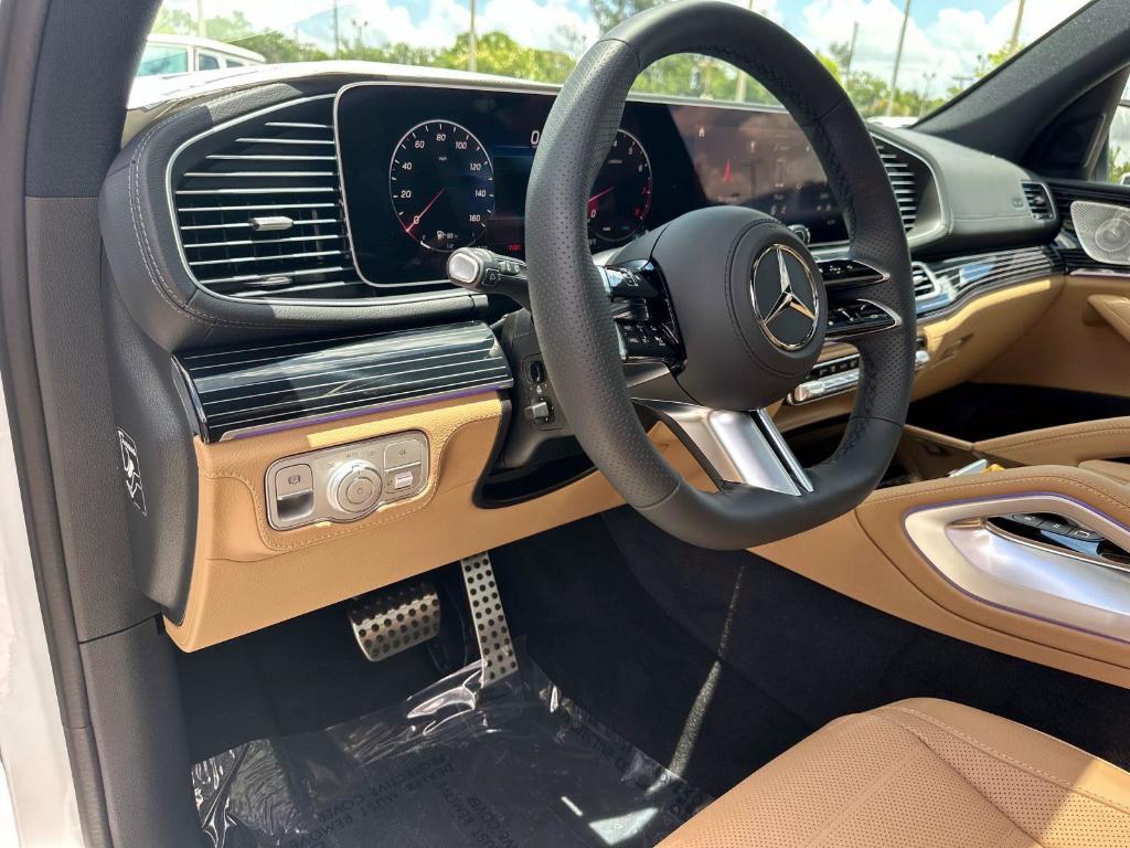 new 2025 Mercedes-Benz GLS 580 car, priced at $122,265