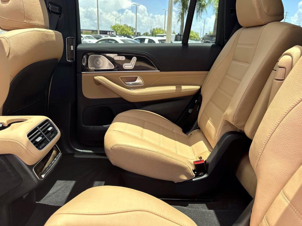 new 2025 Mercedes-Benz GLS 580 car, priced at $122,265