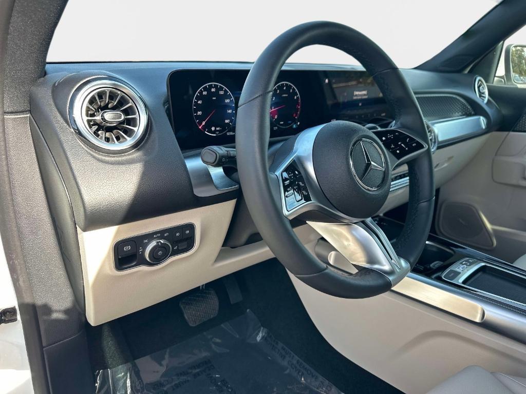 used 2025 Mercedes-Benz GLB 250 car