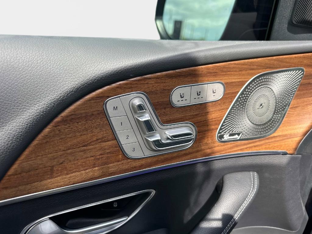 new 2025 Mercedes-Benz GLE 450 car, priced at $81,245